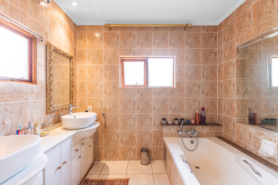 6 Bedroom Property for Sale in Bryanston Gauteng