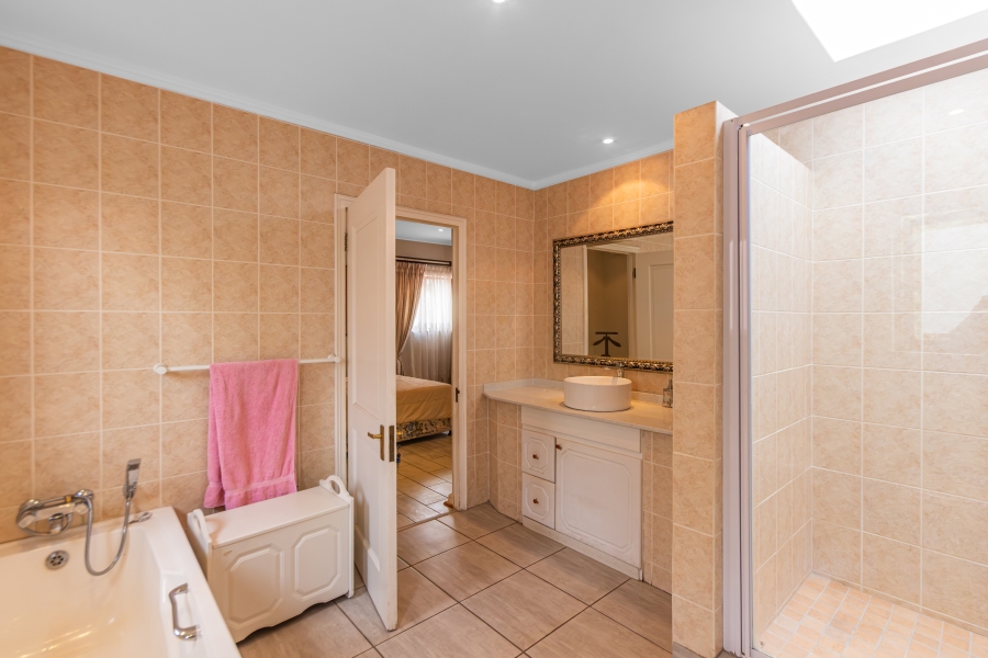 6 Bedroom Property for Sale in Bryanston Gauteng
