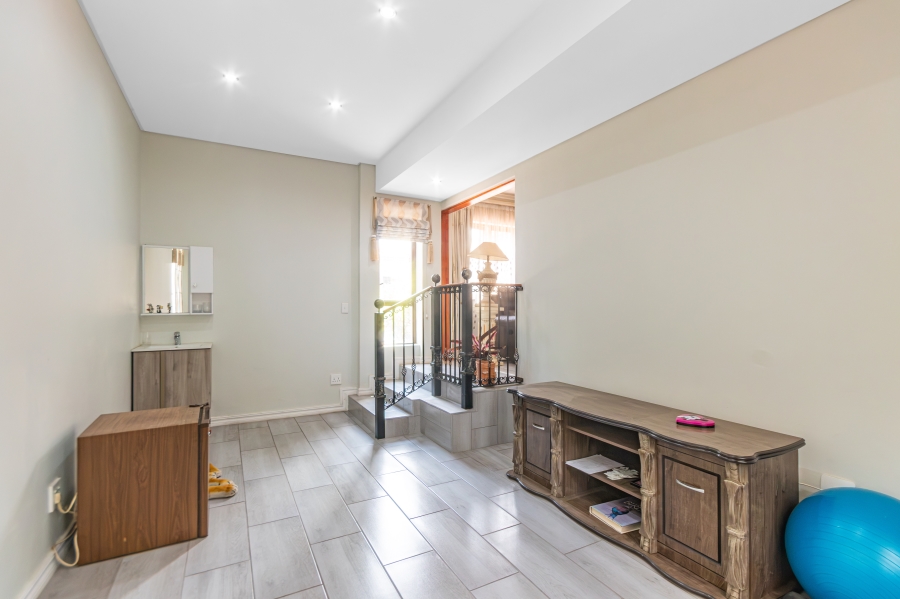 6 Bedroom Property for Sale in Bryanston Gauteng