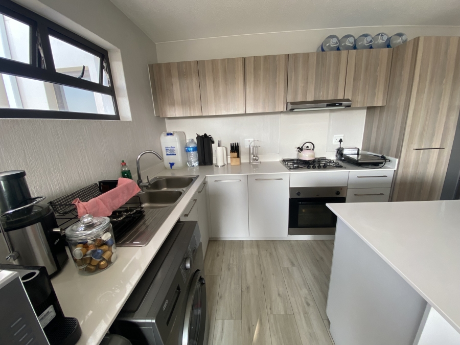 To Let 3 Bedroom Property for Rent in Broadacres Gauteng