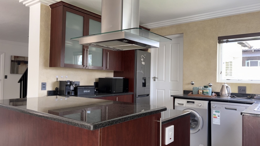 To Let 3 Bedroom Property for Rent in Beverley Gauteng