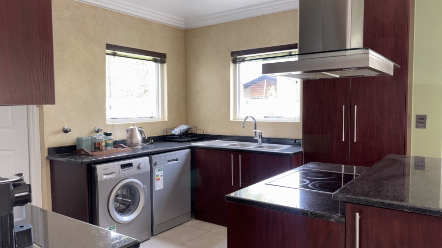 To Let 3 Bedroom Property for Rent in Beverley Gauteng