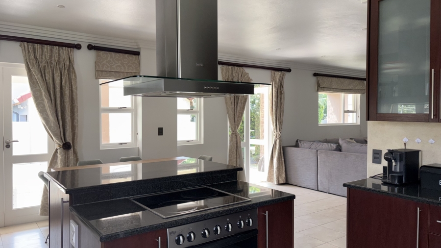 To Let 3 Bedroom Property for Rent in Beverley Gauteng