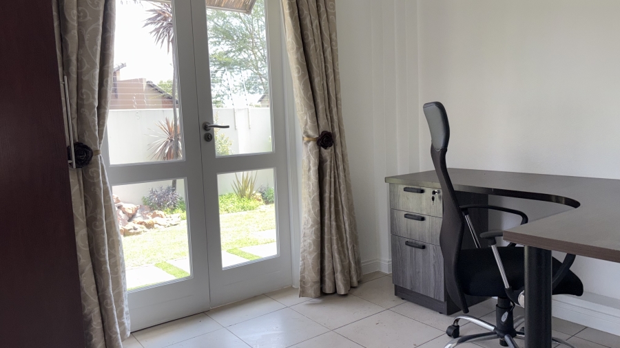 To Let 3 Bedroom Property for Rent in Beverley Gauteng