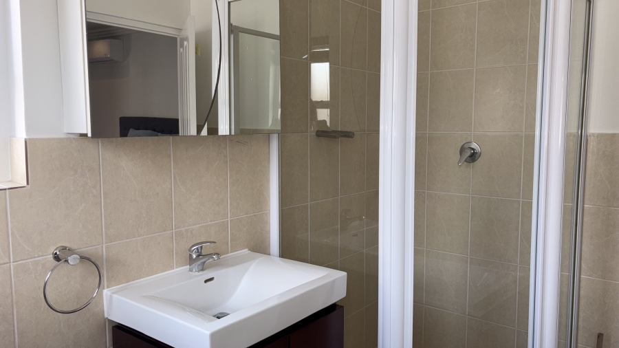 To Let 3 Bedroom Property for Rent in Beverley Gauteng
