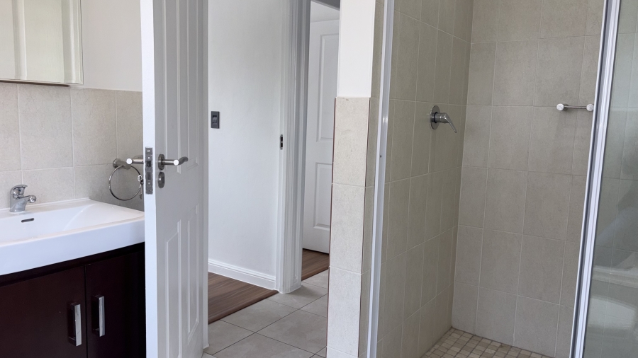 To Let 3 Bedroom Property for Rent in Beverley Gauteng