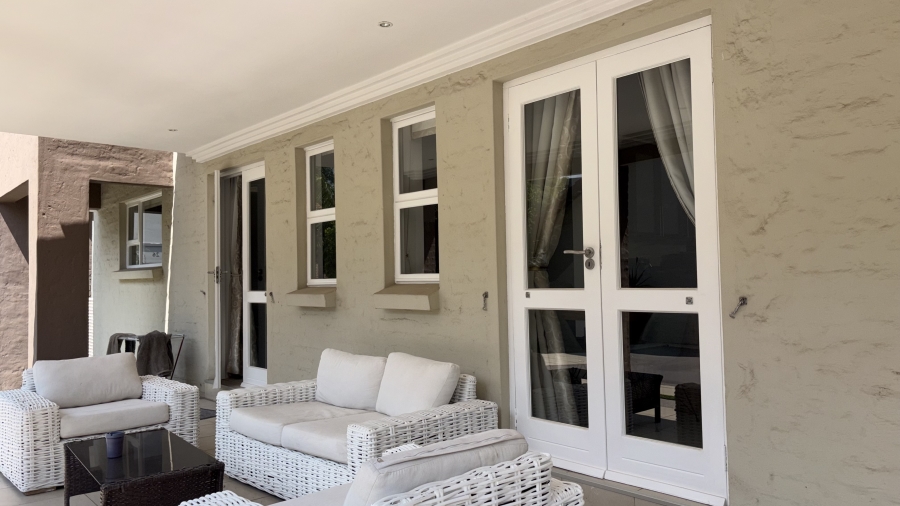 To Let 3 Bedroom Property for Rent in Beverley Gauteng