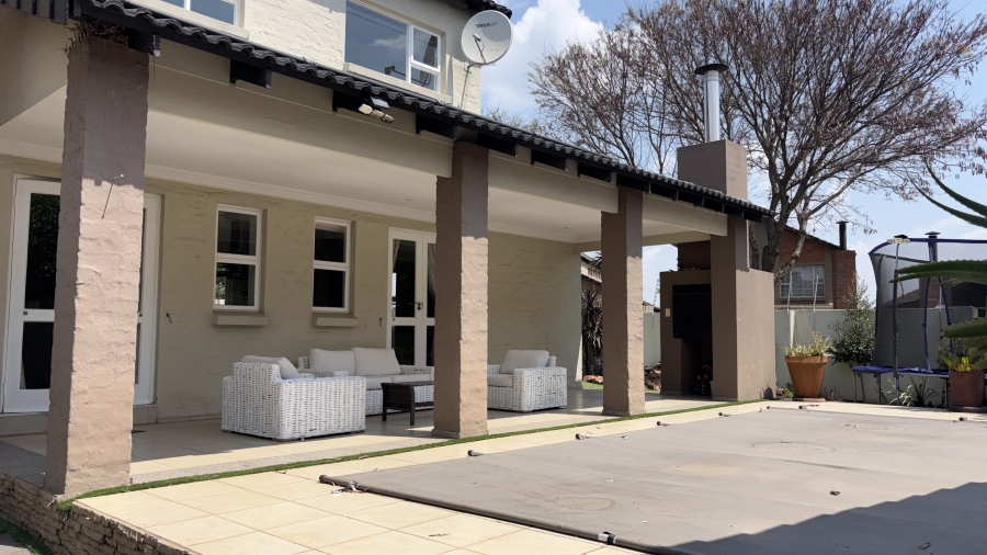 To Let 3 Bedroom Property for Rent in Beverley Gauteng