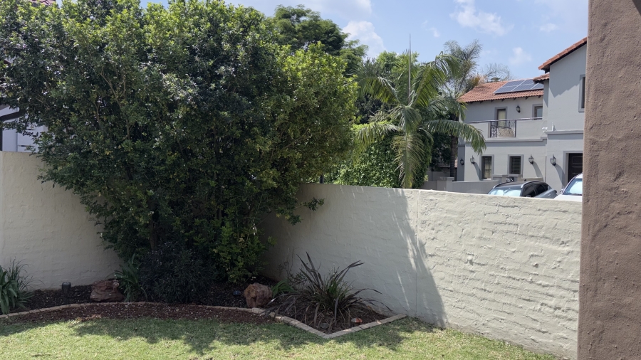 To Let 3 Bedroom Property for Rent in Beverley Gauteng