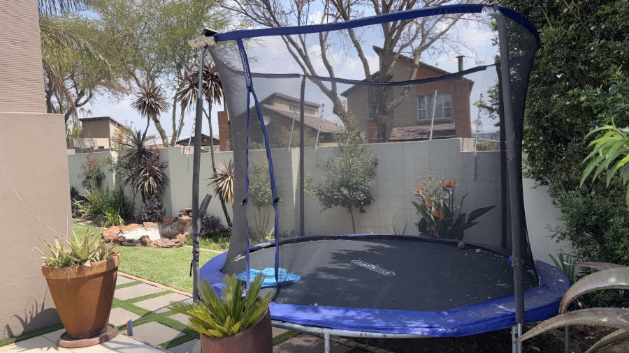 To Let 3 Bedroom Property for Rent in Beverley Gauteng