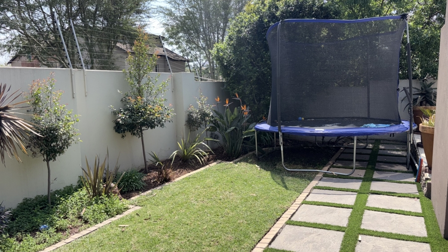 To Let 3 Bedroom Property for Rent in Beverley Gauteng