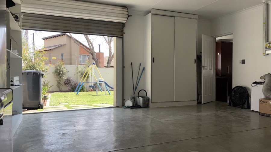 To Let 3 Bedroom Property for Rent in Beverley Gauteng