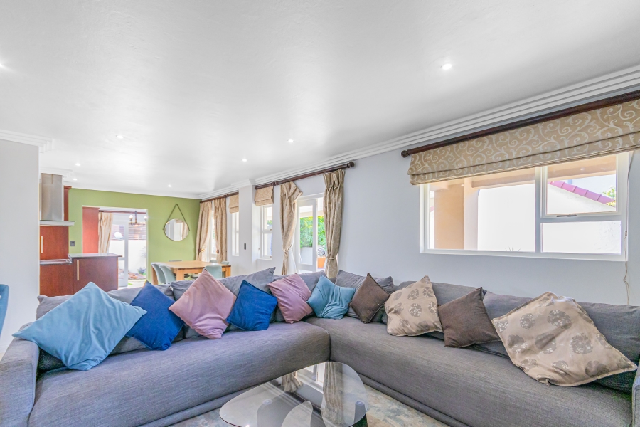 To Let 3 Bedroom Property for Rent in Beverley Gauteng