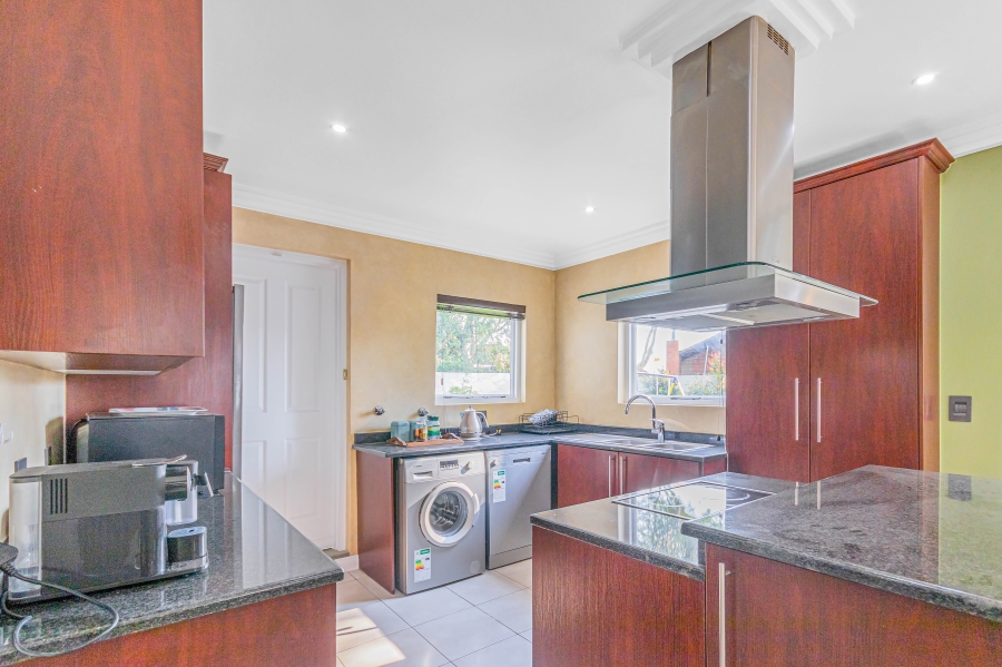 To Let 3 Bedroom Property for Rent in Beverley Gauteng