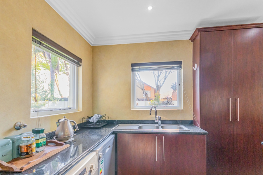 To Let 3 Bedroom Property for Rent in Beverley Gauteng