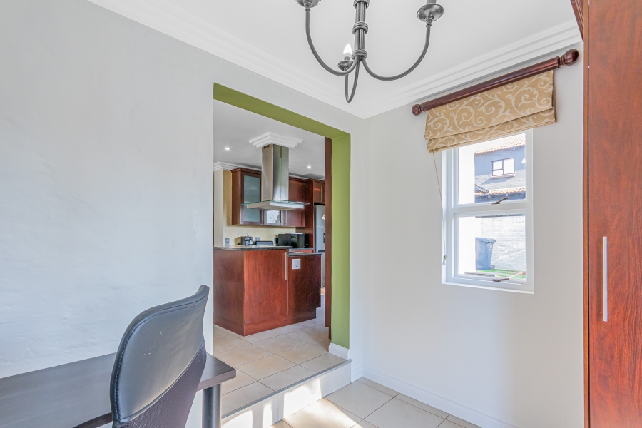 To Let 3 Bedroom Property for Rent in Beverley Gauteng