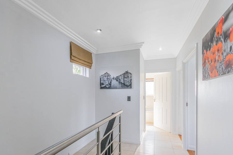 To Let 3 Bedroom Property for Rent in Beverley Gauteng