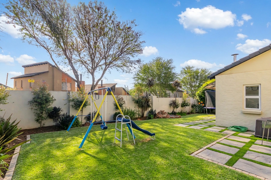 To Let 3 Bedroom Property for Rent in Beverley Gauteng