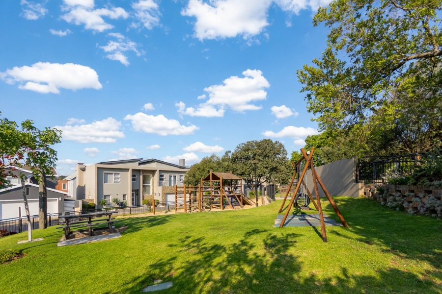 To Let 3 Bedroom Property for Rent in Beverley Gauteng