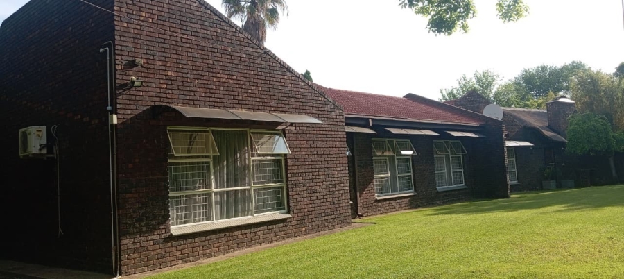 5 Bedroom Property for Sale in Three Rivers East Gauteng