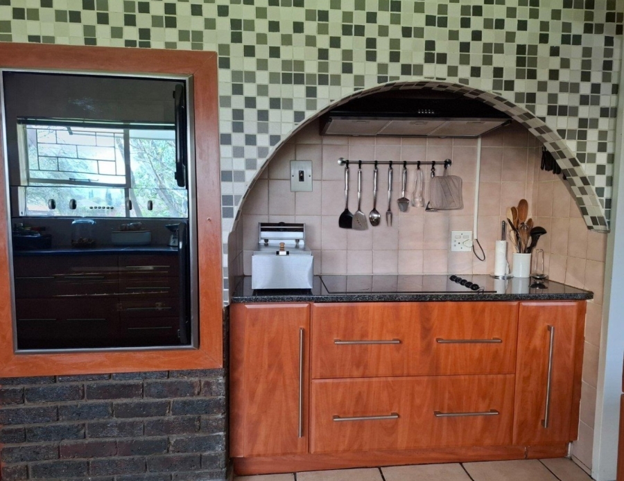 5 Bedroom Property for Sale in Three Rivers East Gauteng