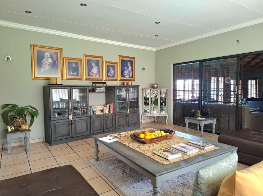 5 Bedroom Property for Sale in Three Rivers East Gauteng