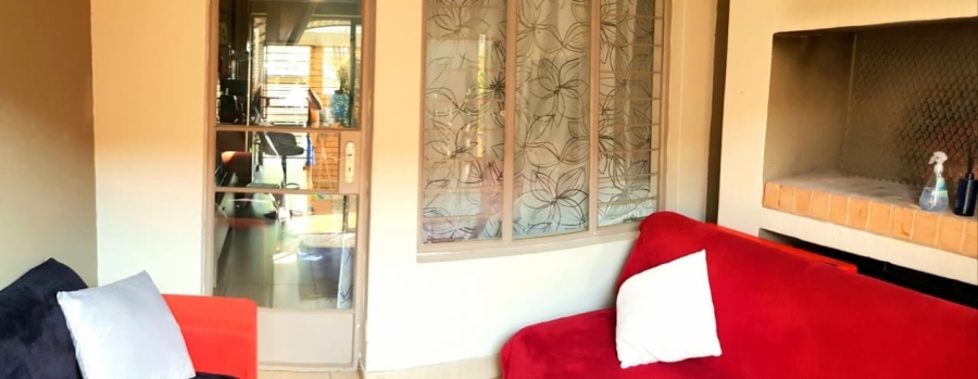2 Bedroom Property for Sale in Moregloed Gauteng