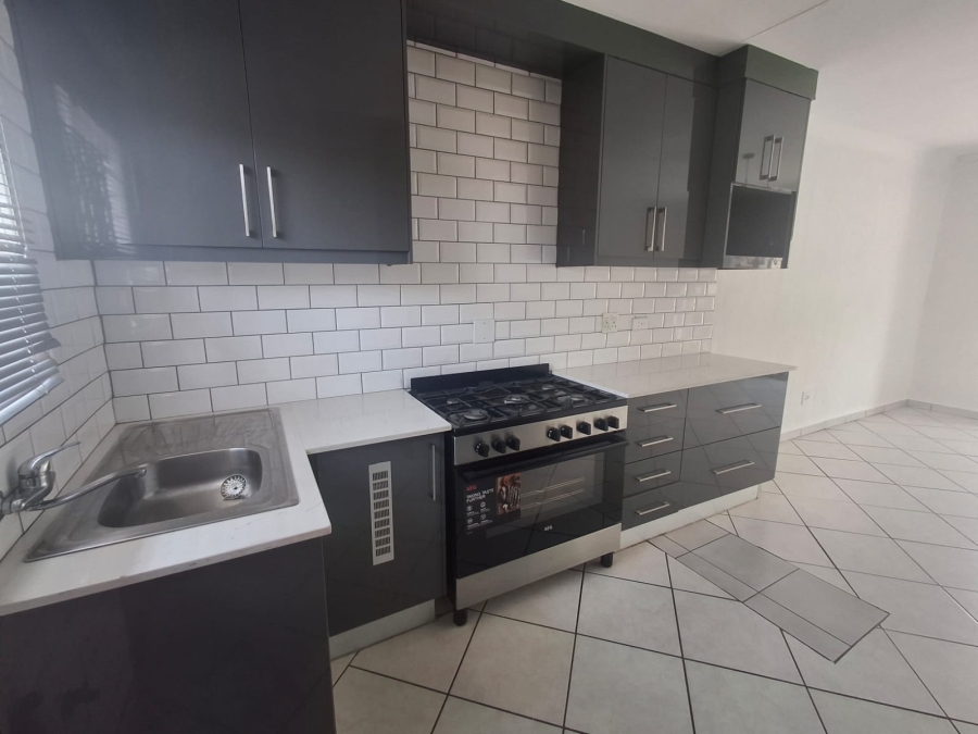 To Let 2 Bedroom Property for Rent in Lambton Gauteng