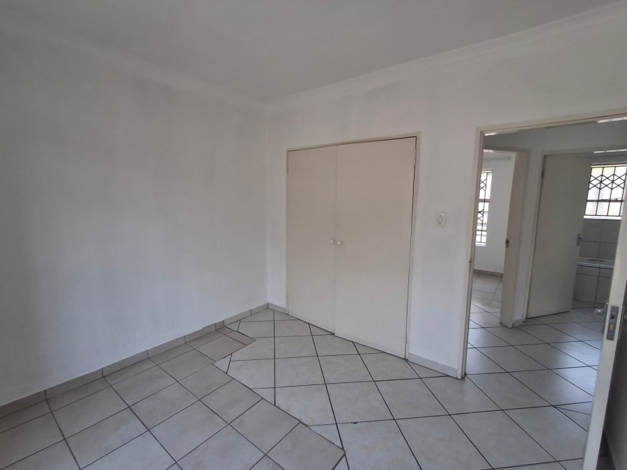 To Let 2 Bedroom Property for Rent in Lambton Gauteng