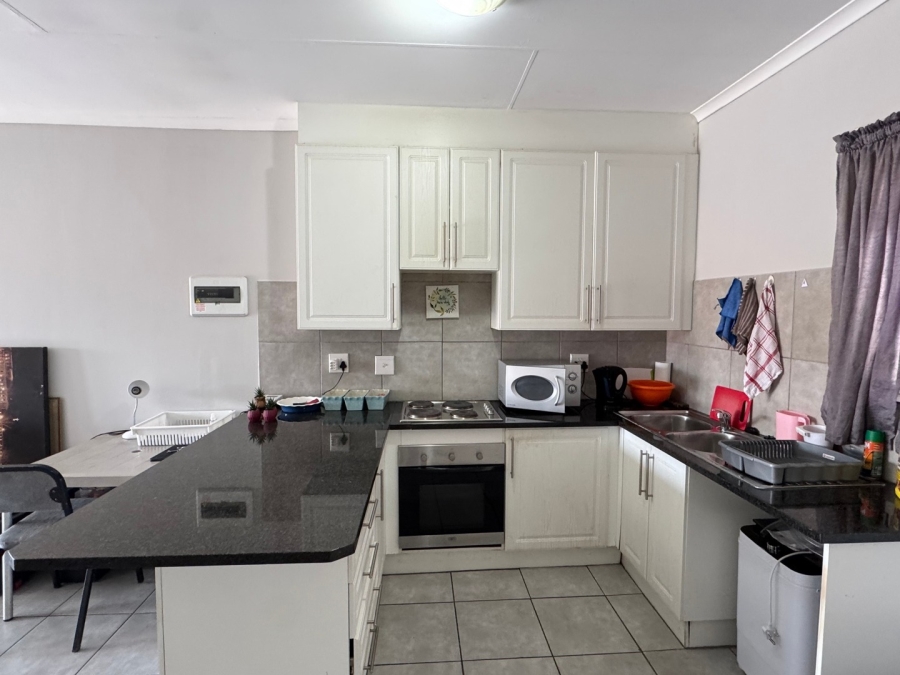 1 Bedroom Property for Sale in Lyttelton Manor Gauteng