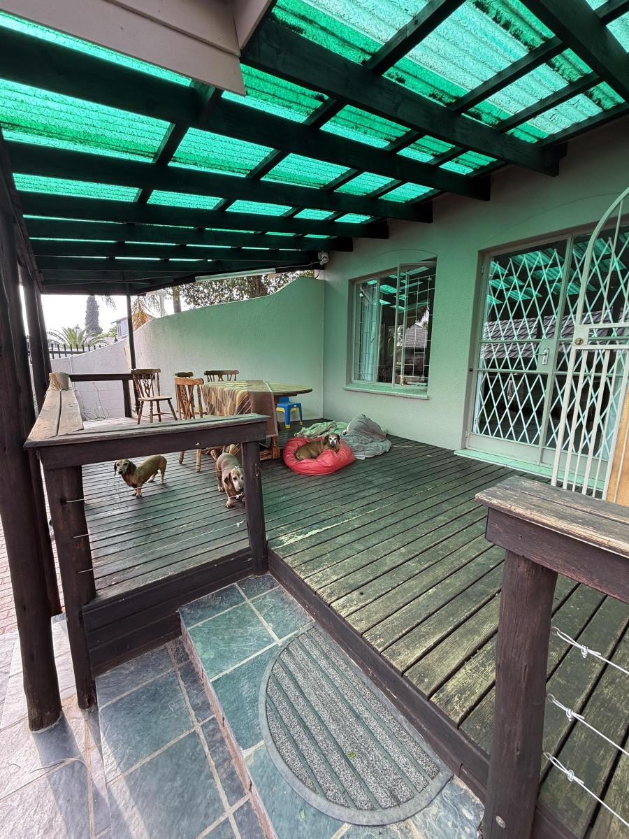 To Let 3 Bedroom Property for Rent in Garsfontein Gauteng