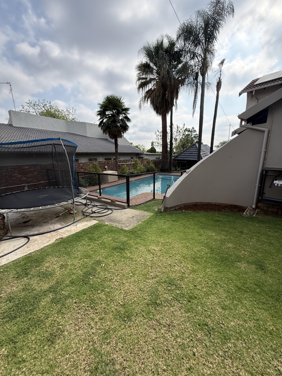 To Let 3 Bedroom Property for Rent in Garsfontein Gauteng
