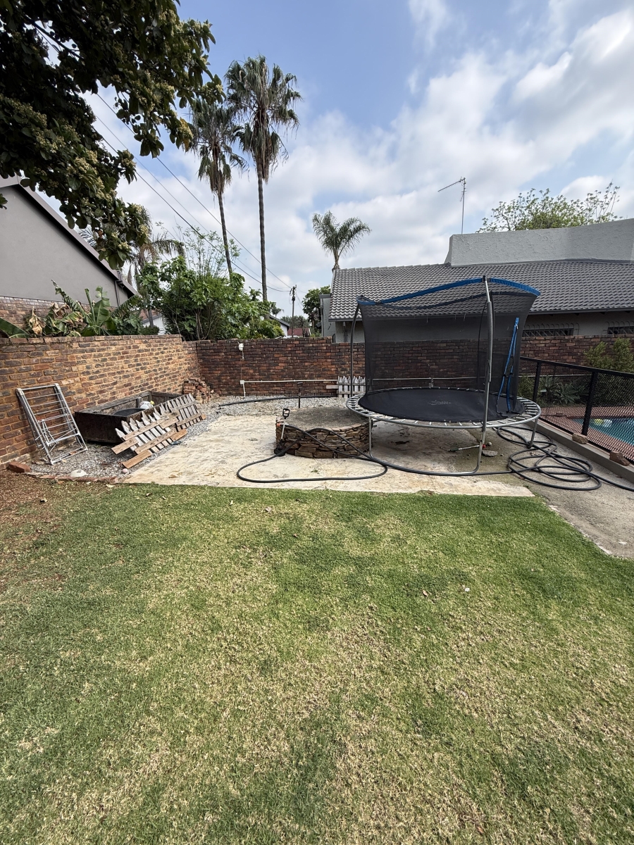 To Let 3 Bedroom Property for Rent in Garsfontein Gauteng