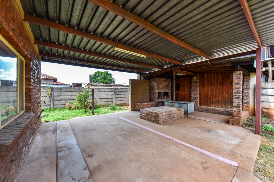 2 Bedroom Property for Sale in Jan Niemand Park Gauteng