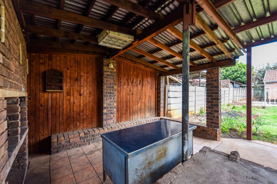 2 Bedroom Property for Sale in Jan Niemand Park Gauteng