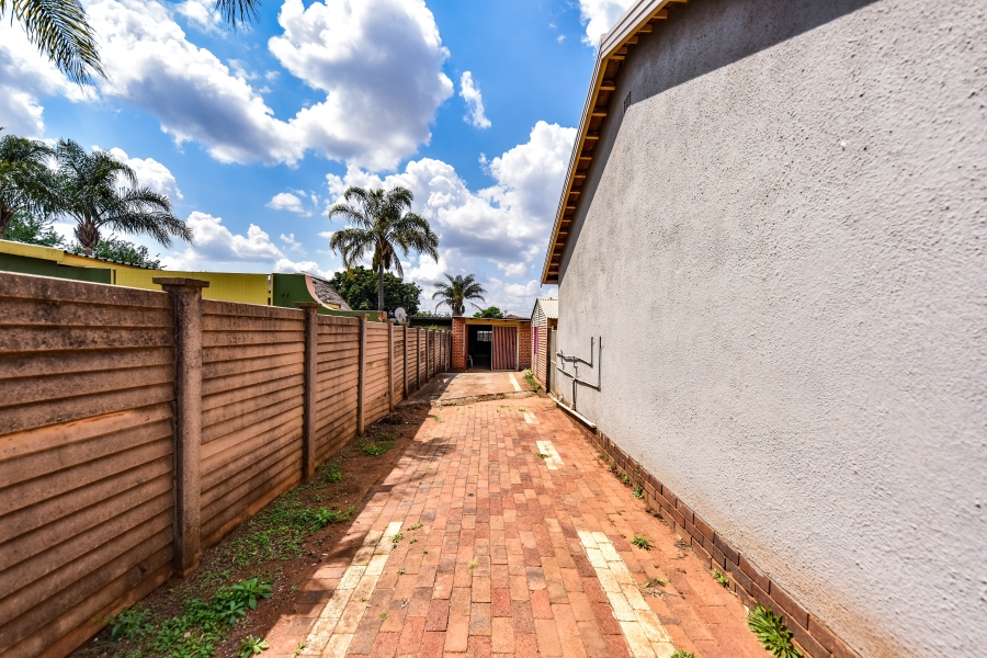 2 Bedroom Property for Sale in Jan Niemand Park Gauteng