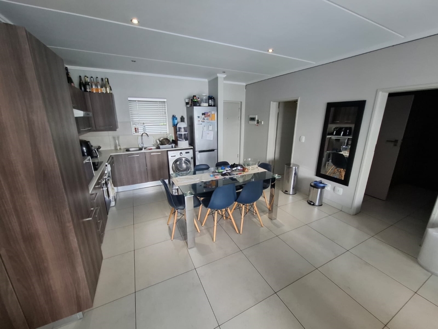 To Let 2 Bedroom Property for Rent in Atholl Gauteng