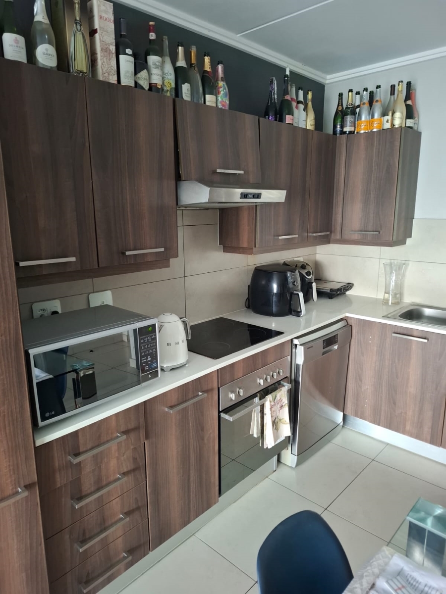 To Let 2 Bedroom Property for Rent in Atholl Gauteng