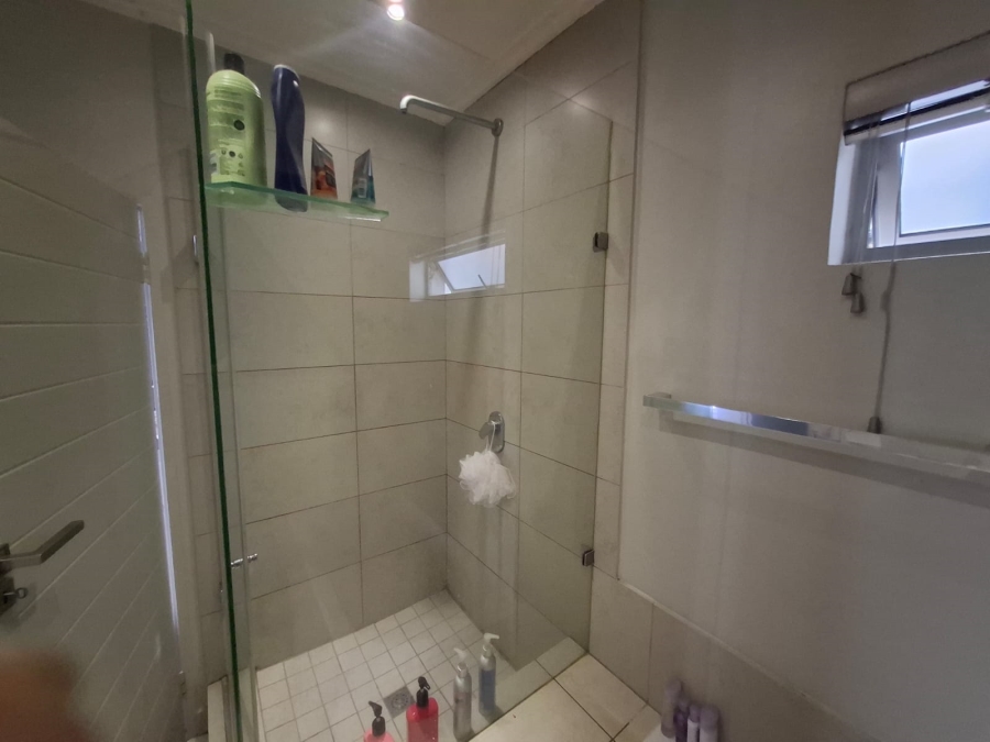 To Let 2 Bedroom Property for Rent in Atholl Gauteng