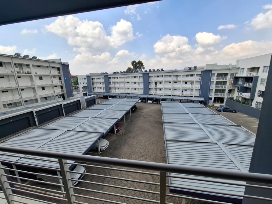 To Let 2 Bedroom Property for Rent in Atholl Gauteng