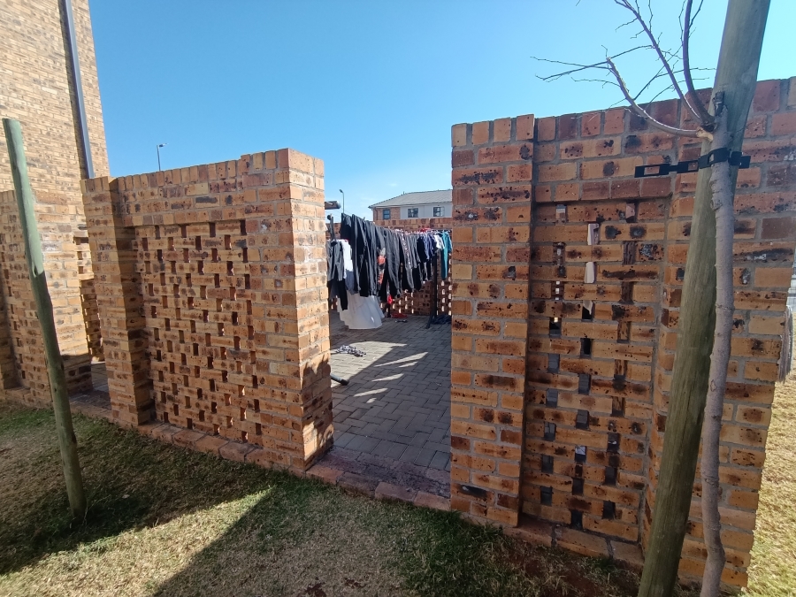 To Let 2 Bedroom Property for Rent in Fourways Gauteng