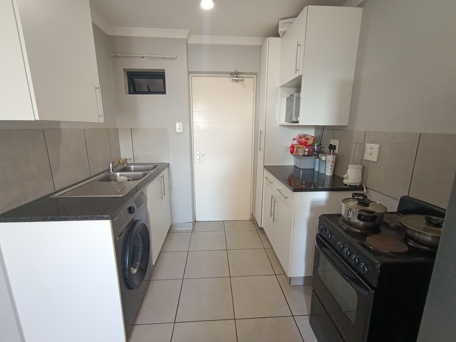 To Let 2 Bedroom Property for Rent in Fourways Gauteng