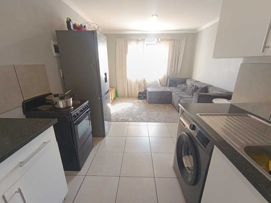 To Let 2 Bedroom Property for Rent in Fourways Gauteng