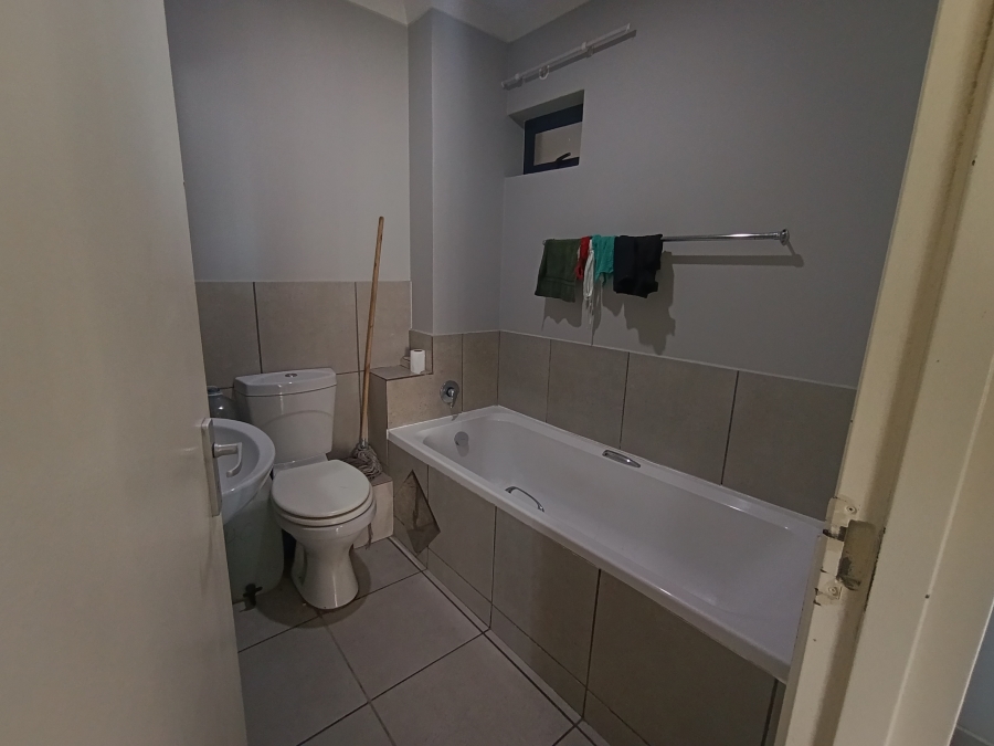 To Let 2 Bedroom Property for Rent in Fourways Gauteng
