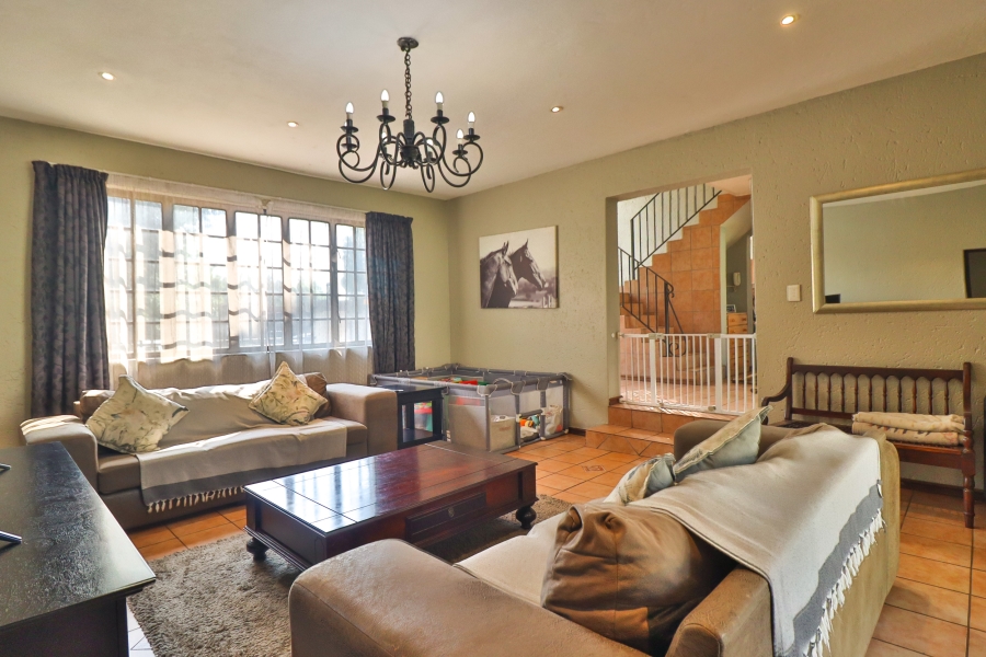 4 Bedroom Property for Sale in Eldoraigne Gauteng