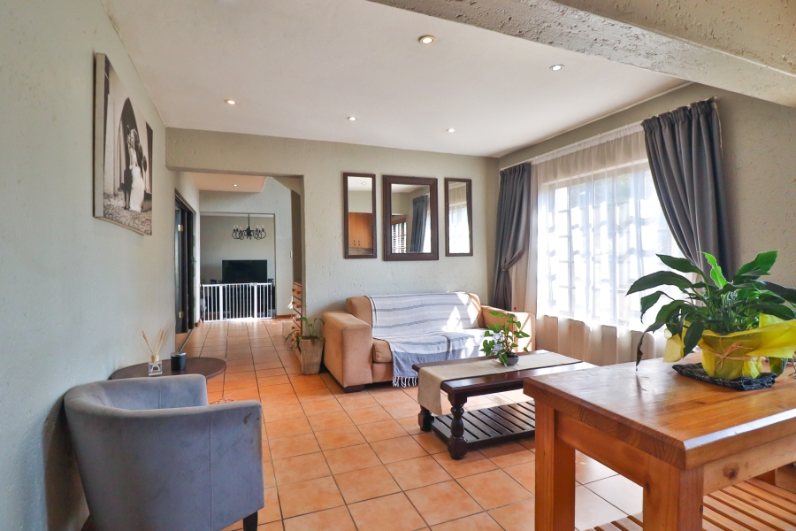 4 Bedroom Property for Sale in Eldoraigne Gauteng