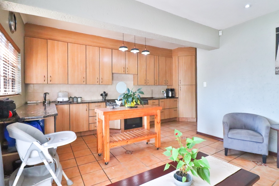 4 Bedroom Property for Sale in Eldoraigne Gauteng