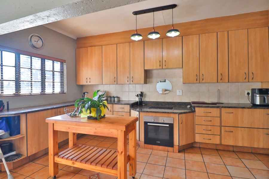 4 Bedroom Property for Sale in Eldoraigne Gauteng