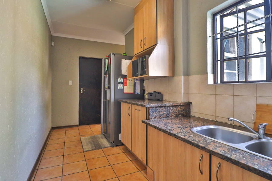 4 Bedroom Property for Sale in Eldoraigne Gauteng