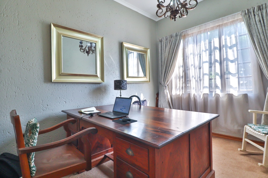 4 Bedroom Property for Sale in Eldoraigne Gauteng